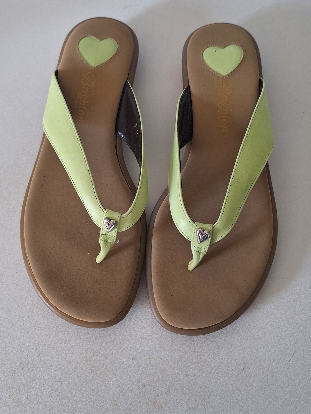 Brighton Lime Green Leather Thong Sandals with Heart Accent Size 8 Italy